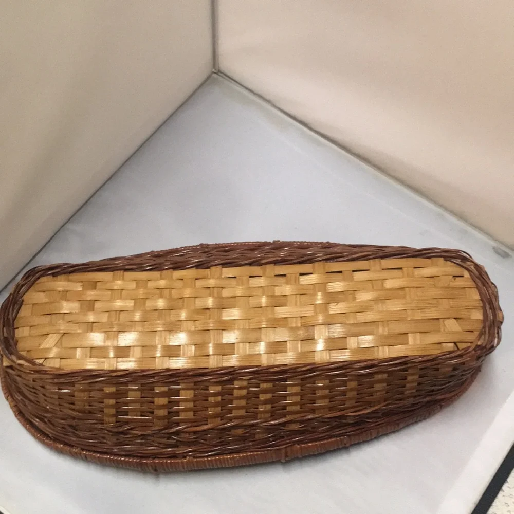 Handwoven Oval Serving Bread Basket Natural‎ Brown & Tan Farmhouse Rustic Wicker